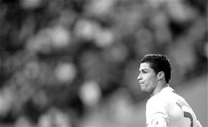 勇士三分火力强劲，全队状态火热（勇士外线火力全开，球队整体手感炙热）