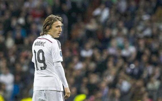 比塞克：不考虑转会问题；我必须持续出场才有机会踢世界杯（比塞克：暂不考虑转会，唯有持续出场才能争世界杯席位）