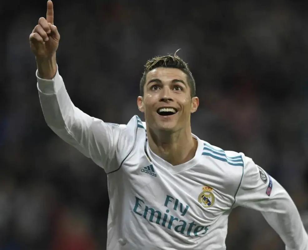 小法：我师从众帅博采众长；对亨利有极高的敬意甚至有点怕他（法布雷加斯：从众多名帅汲取所长，对亨利敬重至深甚至略感畏惧）