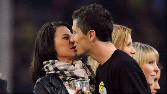 篮球员饮食与恢复方案（篮球运动员营养与恢复策略）