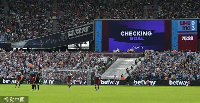 东契奇末节爆发 独行侠完成翻盘（东契奇末节发威 独行侠逆转取胜）