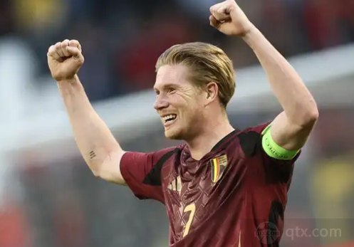 杨瀚森生涯首次首发可圈可点（杨瀚森职业生涯首次先发表现不俗）