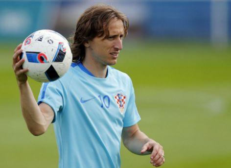 新掌门刚接手成都蓉城！就直接搞定三笔重量级签约，值得期待（成都蓉城新帅上任，三笔重磅签约火速敲定，前景可期）