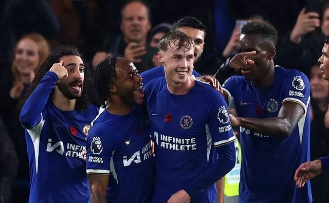 某球星赛后泪崩，场面令人动容（某球星赛后泪洒赛场，场面感人至深）